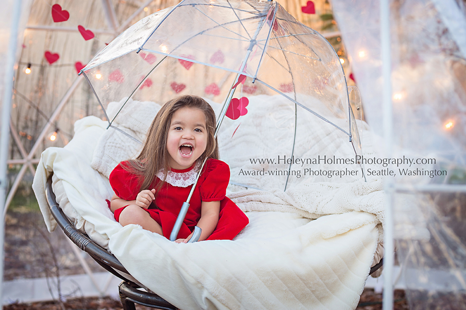 Seattle Child Photographer - Garden Igloo