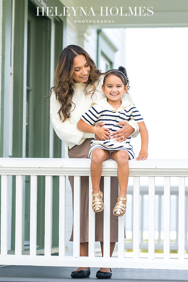 Mukilteo Lighthouse Park: The Perfect Backdrop for Your Seattle Family Photos